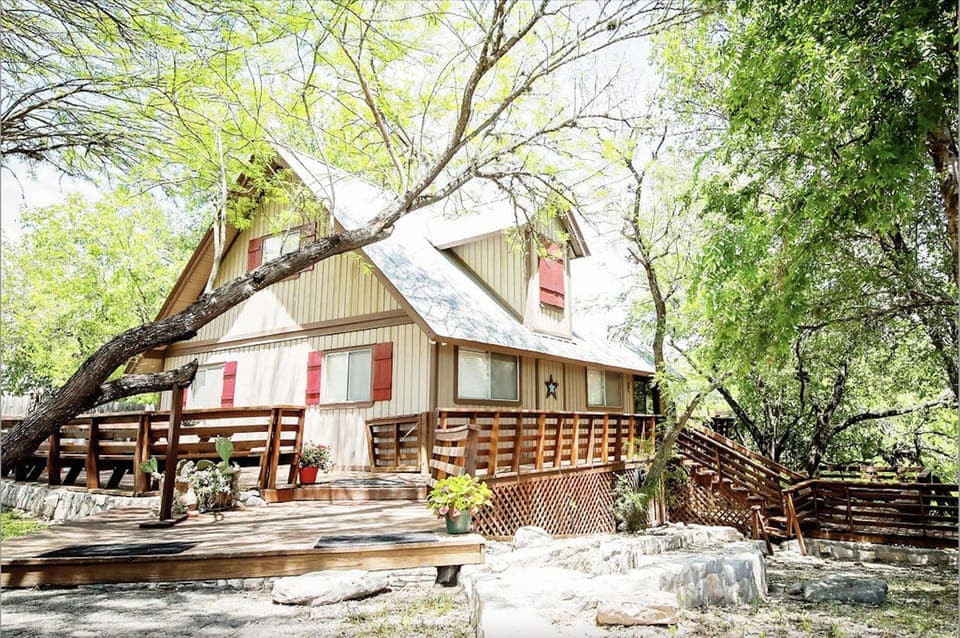 Welcome to Casa Rio River House, sleeps 10, pet friendly and right on the Frio River