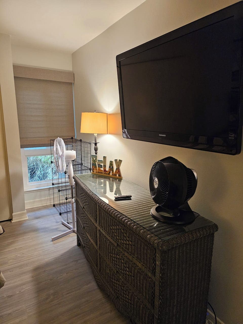 Guest Bedroom Big Screen TV