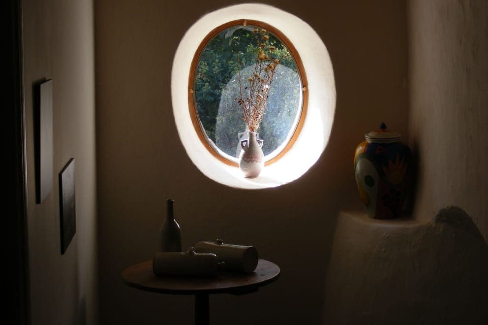 hallway between master bedroom and kitchen