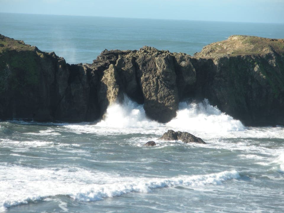 2 min walk from house is Elephant Rock 