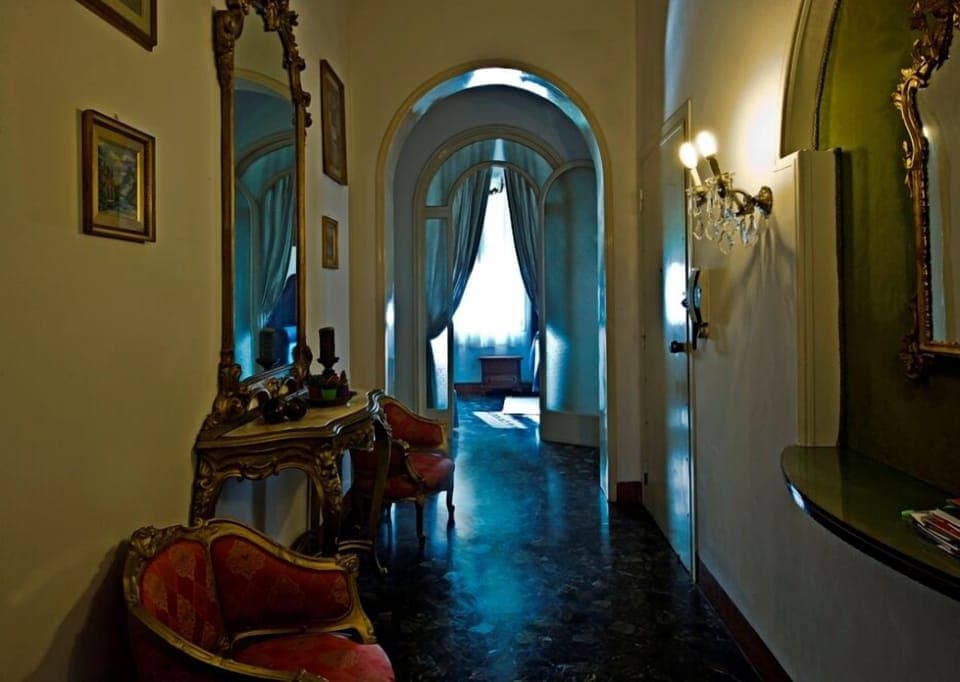 Class, atmosphere, convenience, superior quality and comfort - This is L'ARENA.