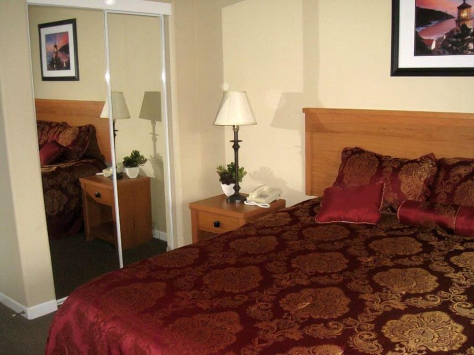 Bedroom and full closet