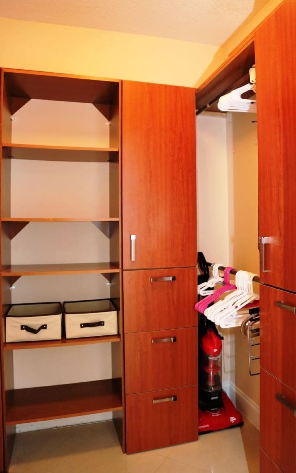 Walking closet