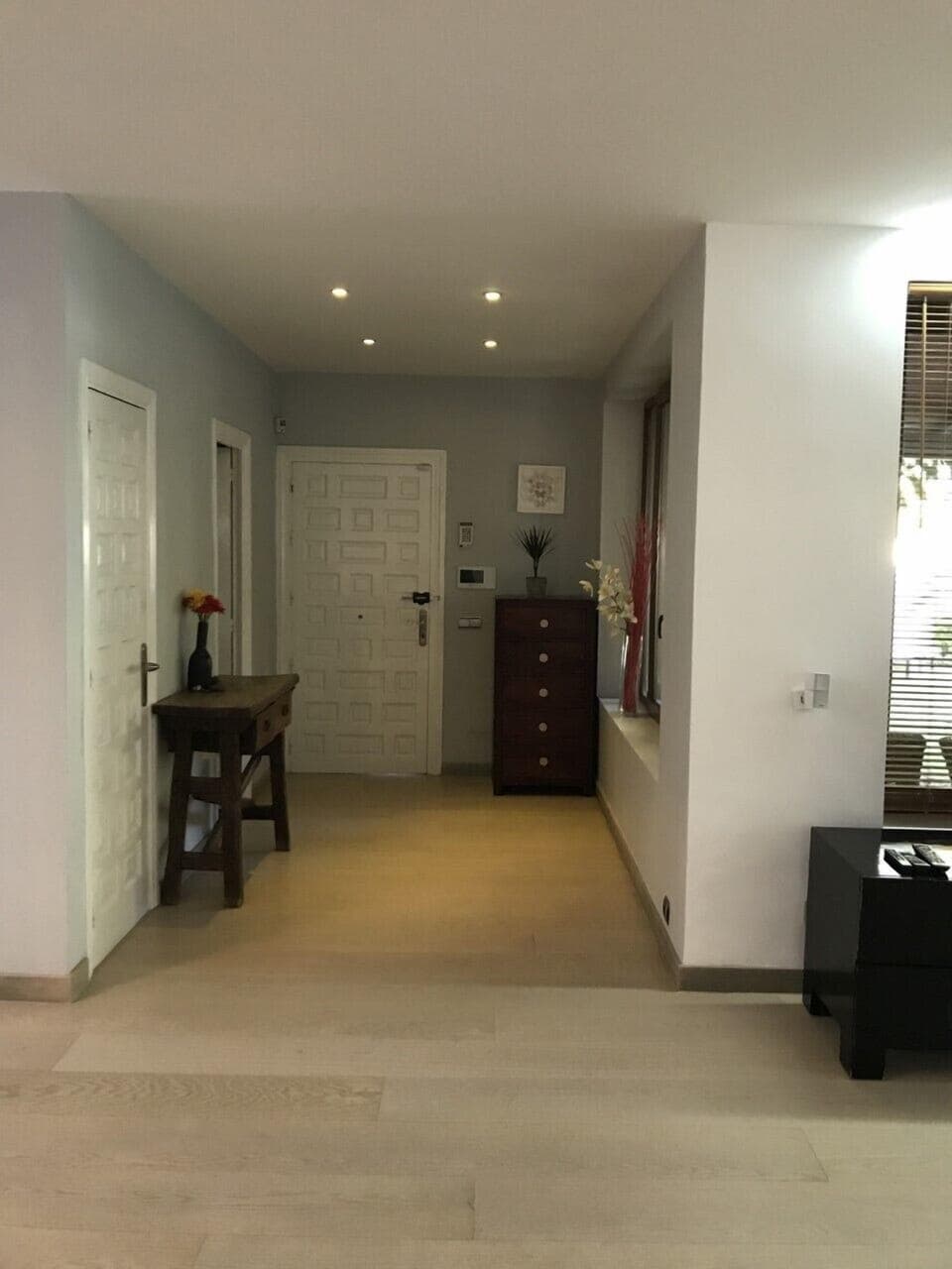 Entrance Hall with toilet to side