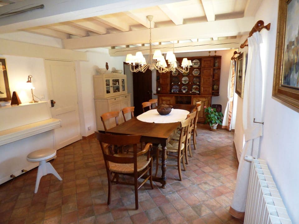 Book this vacation rental in the Alpilles in this magnificent Provençal Mas with swimming pool, 2 bedrooms and 2 bathrooms