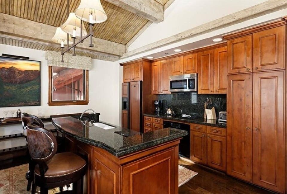 Fully-equipped kitchen