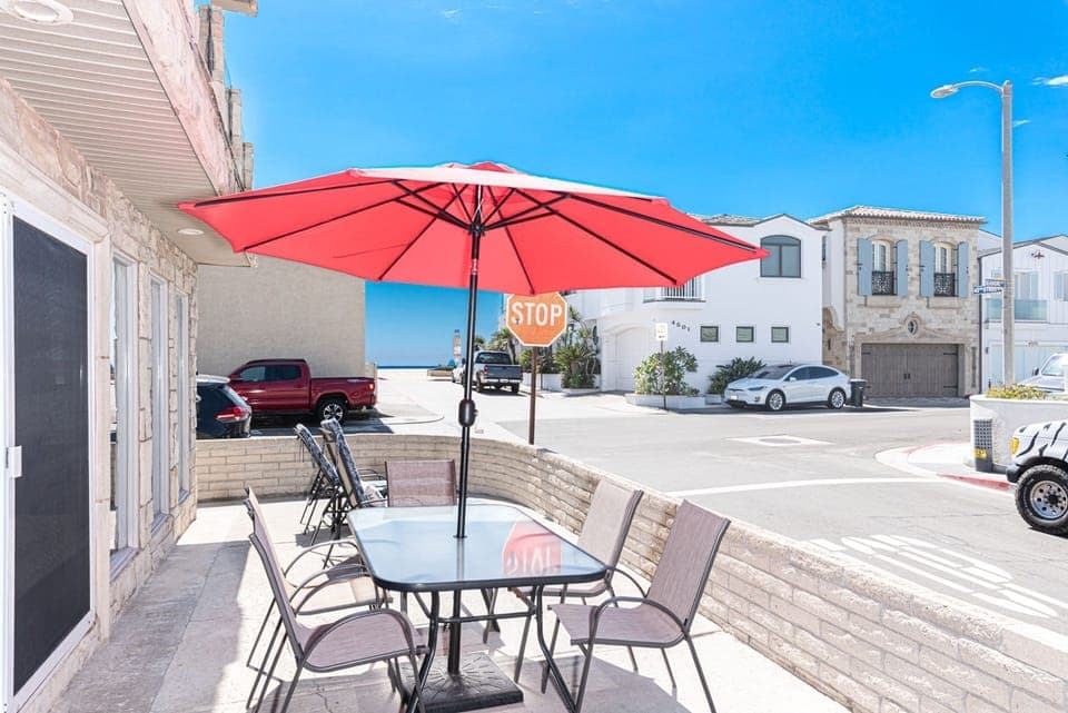 Our popular corner duplex provides the perfect vacation headquarters for families looking to enjoy the best of Newport Beach.
                