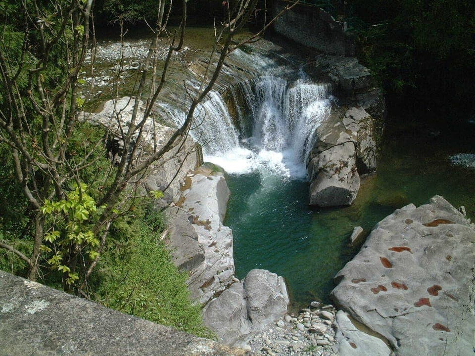 Natural rock pools and waterfalls in central Bagnone