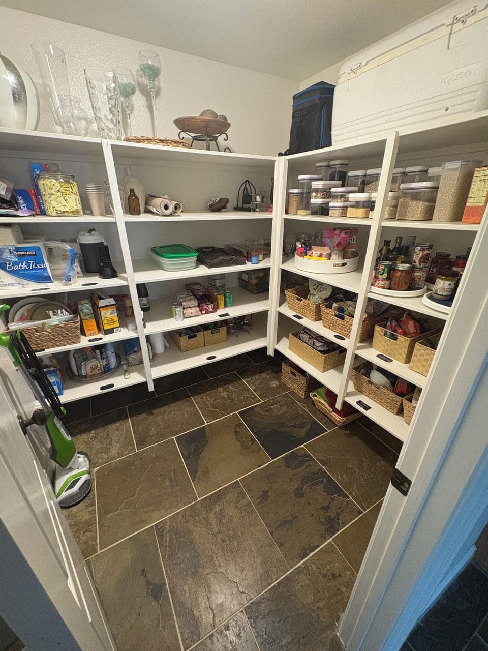 Walk in pantry