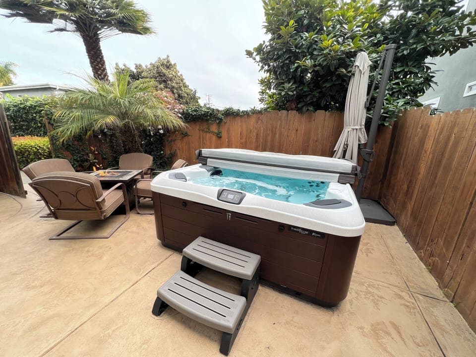Private hot tub