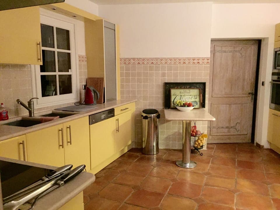 Spacious kitchen and utility room