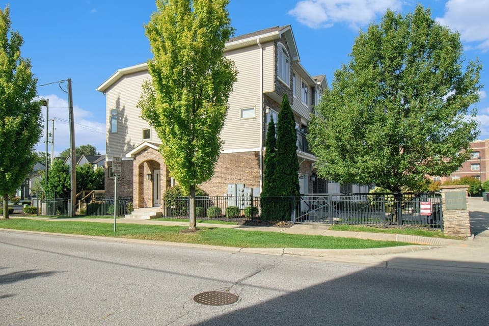 End unit townhouse
