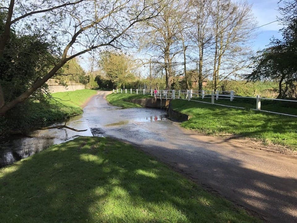 Unbridged ford nearby - great for paddling!