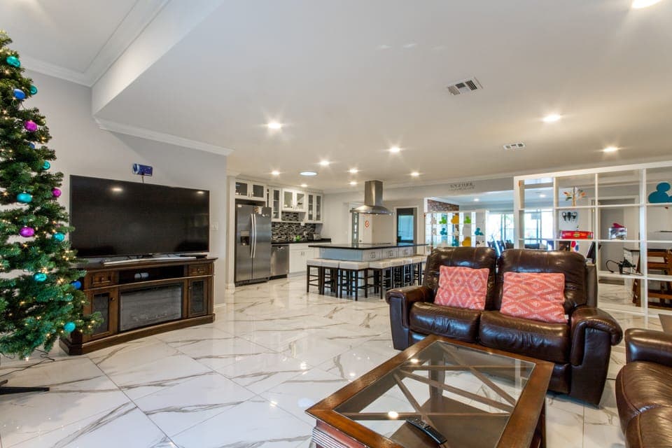 Large open floor plan for family gathering.