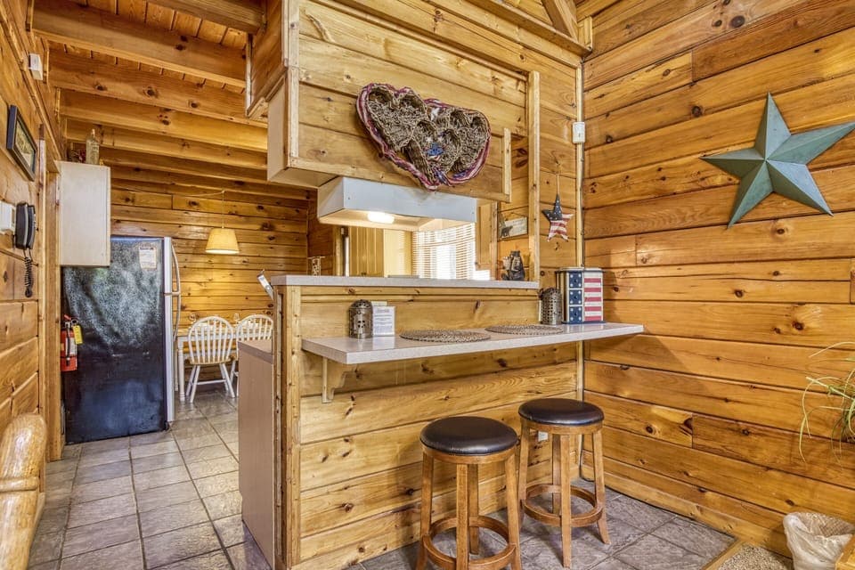 Pet Friendly Cabin in the Smokies "Sweet Dreams" - Bar top and kitchen