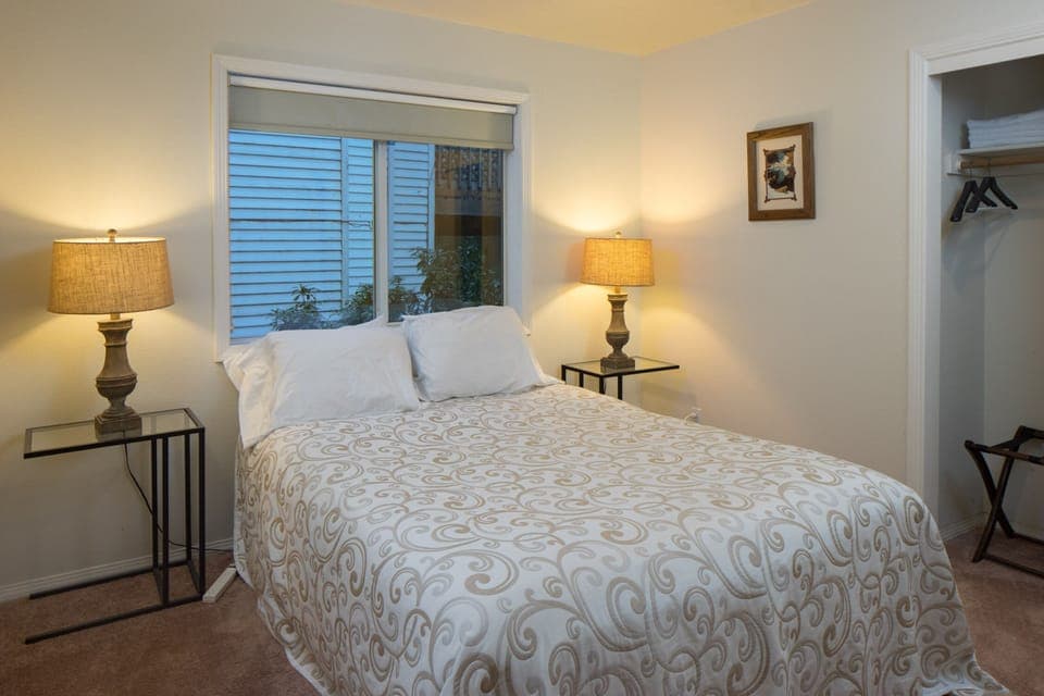 queen bed. Blackout shades