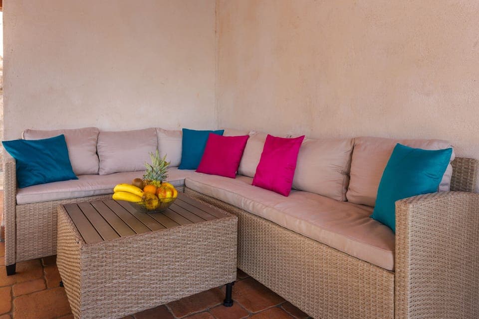 Lounge Area /Outdoor dining / BBQ