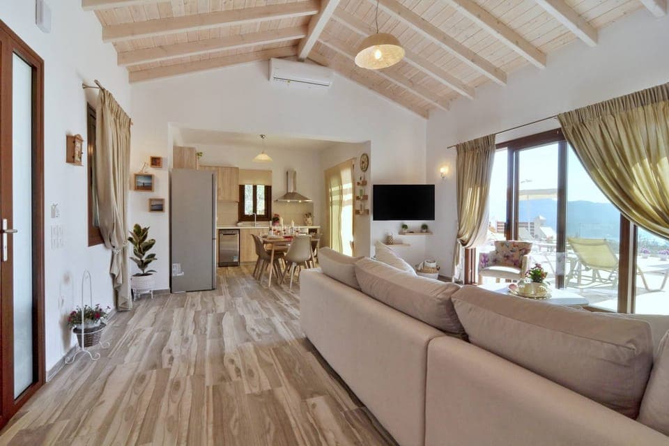 Lefkimmiatis Villa Elaia interior