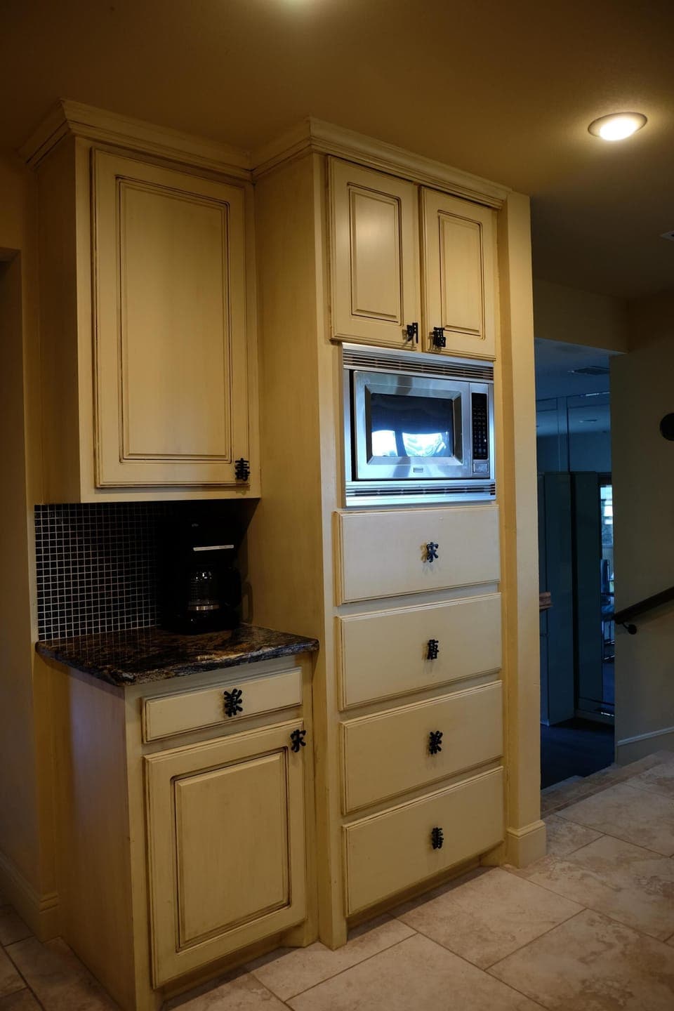 Coffee area and microwave 