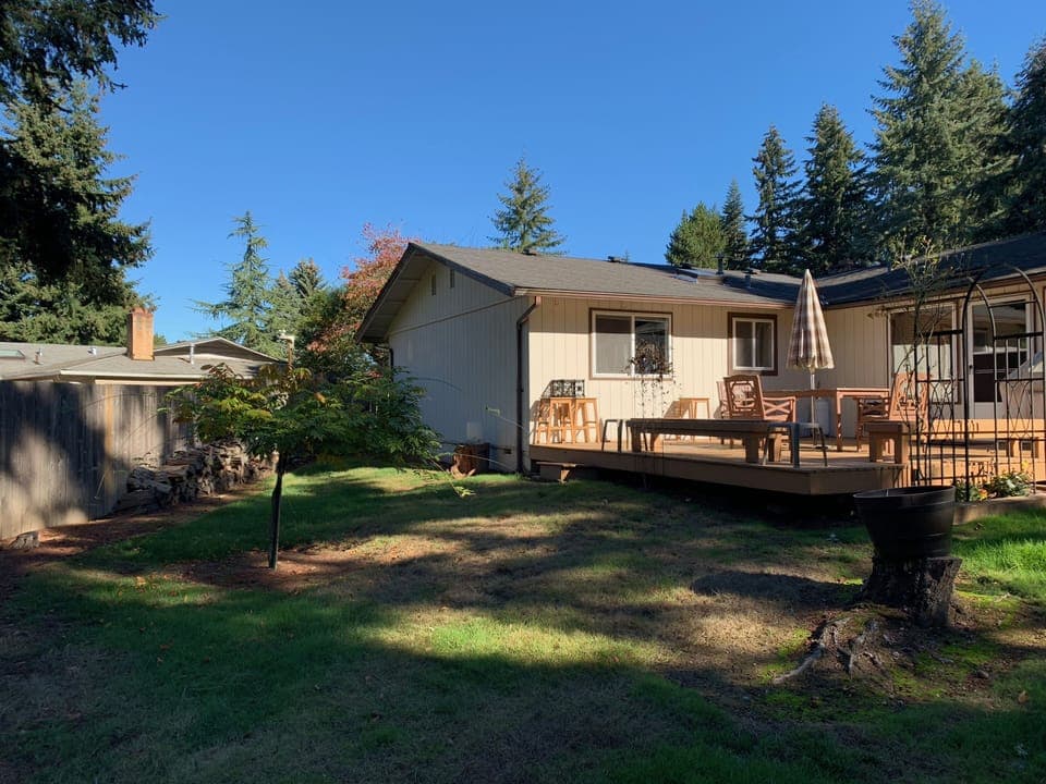 Beautiful HUGE backyard with deck