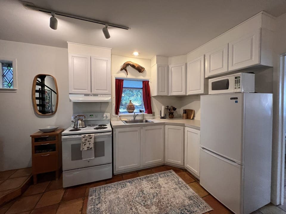 Newly updated kitchen complete with everything you need
