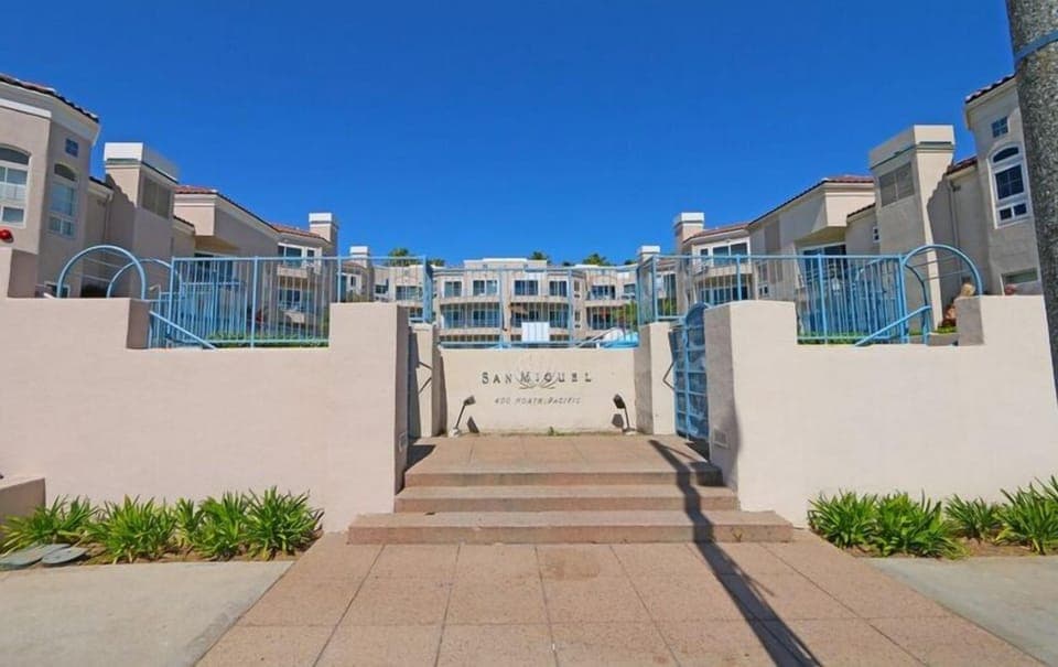 Entry to the complex on Pacific Ave.