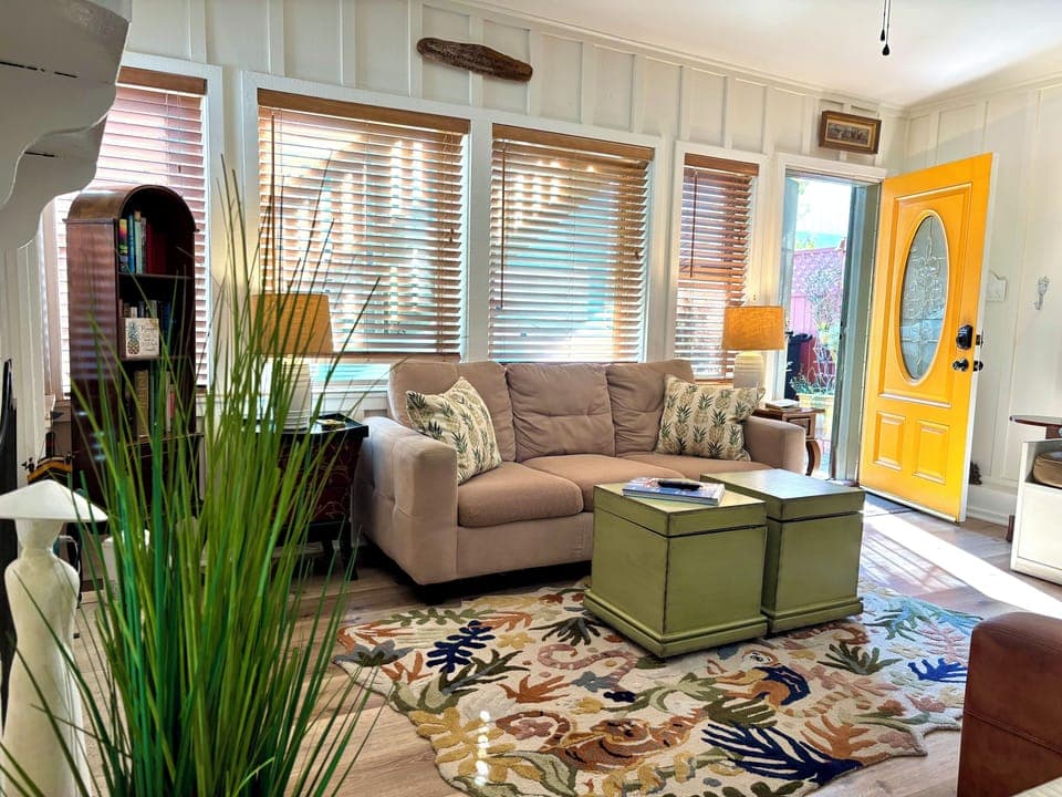 Step into Pineapple Cottage for your relaxing ocean vacation!