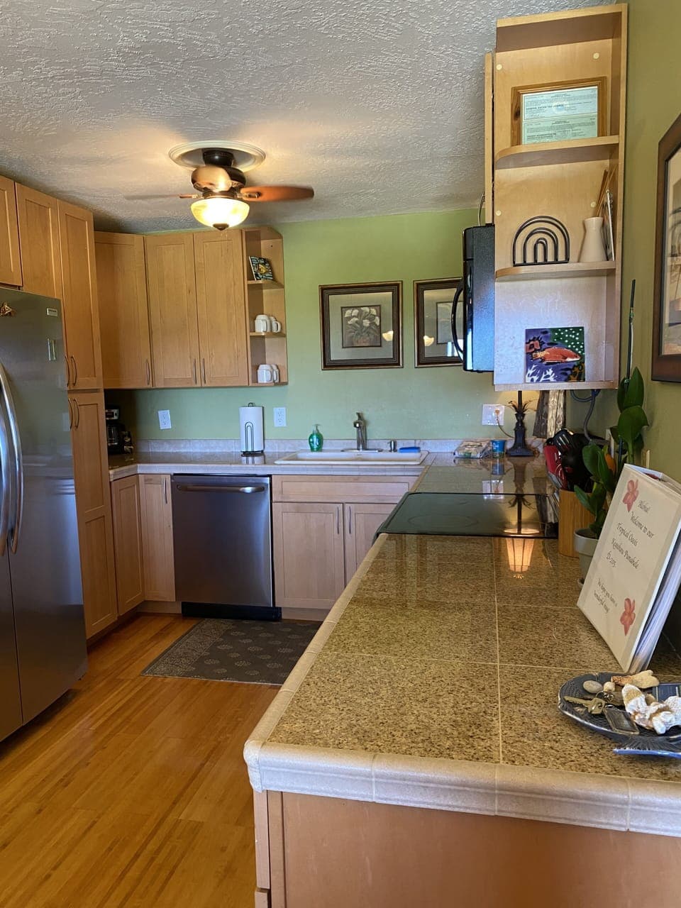 Fully stocked Kitchen
