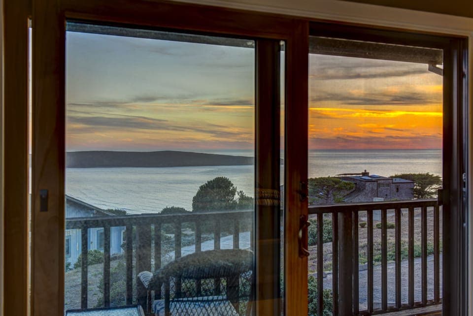 Master bedroom deck overlooking the Pacific Ocean