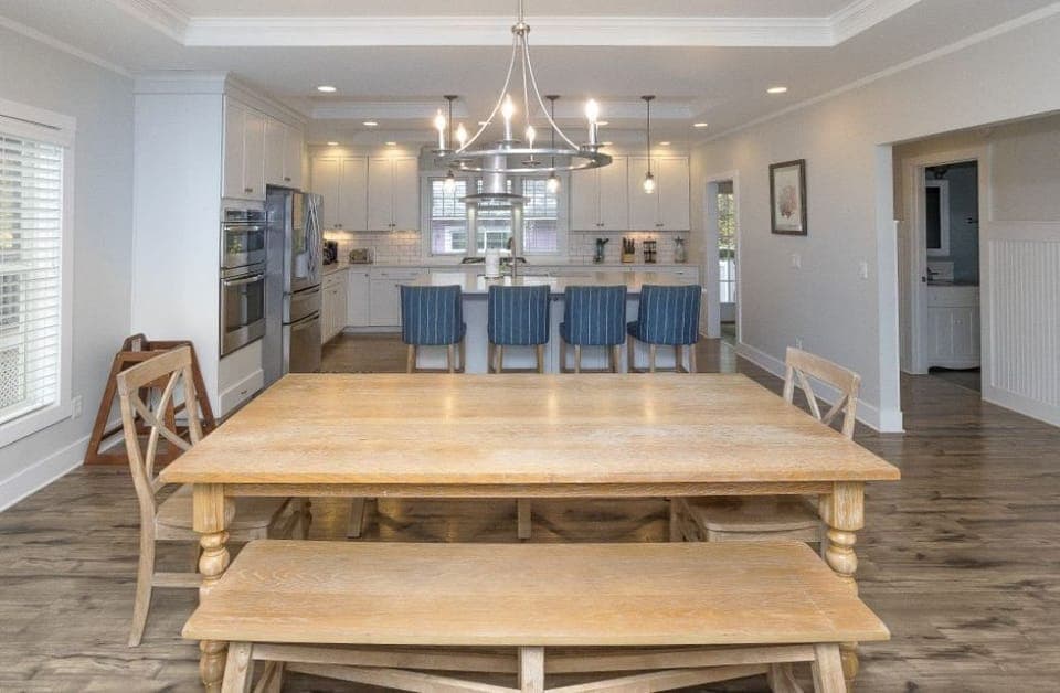 Dining room area. 