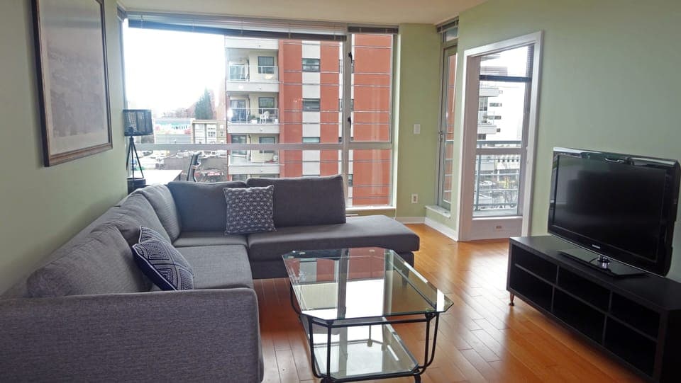 Bright and spacious, open plan layout