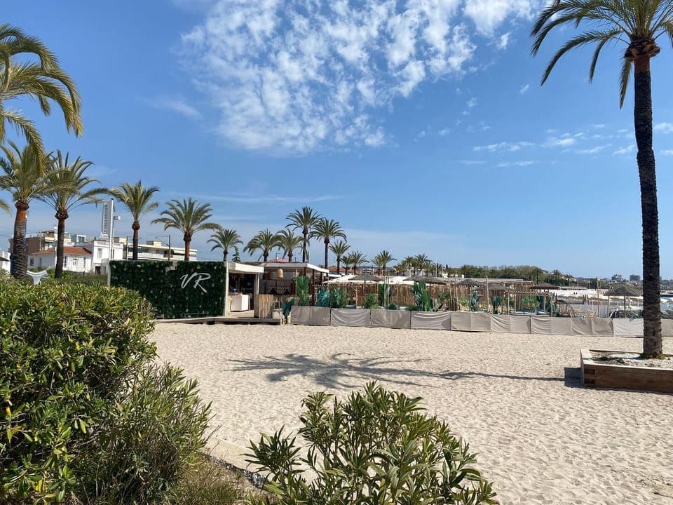 Vieux Rocher Beach Restaurant