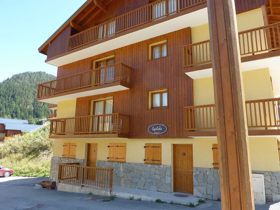 2nd floor apartment - balcony running around two sides 