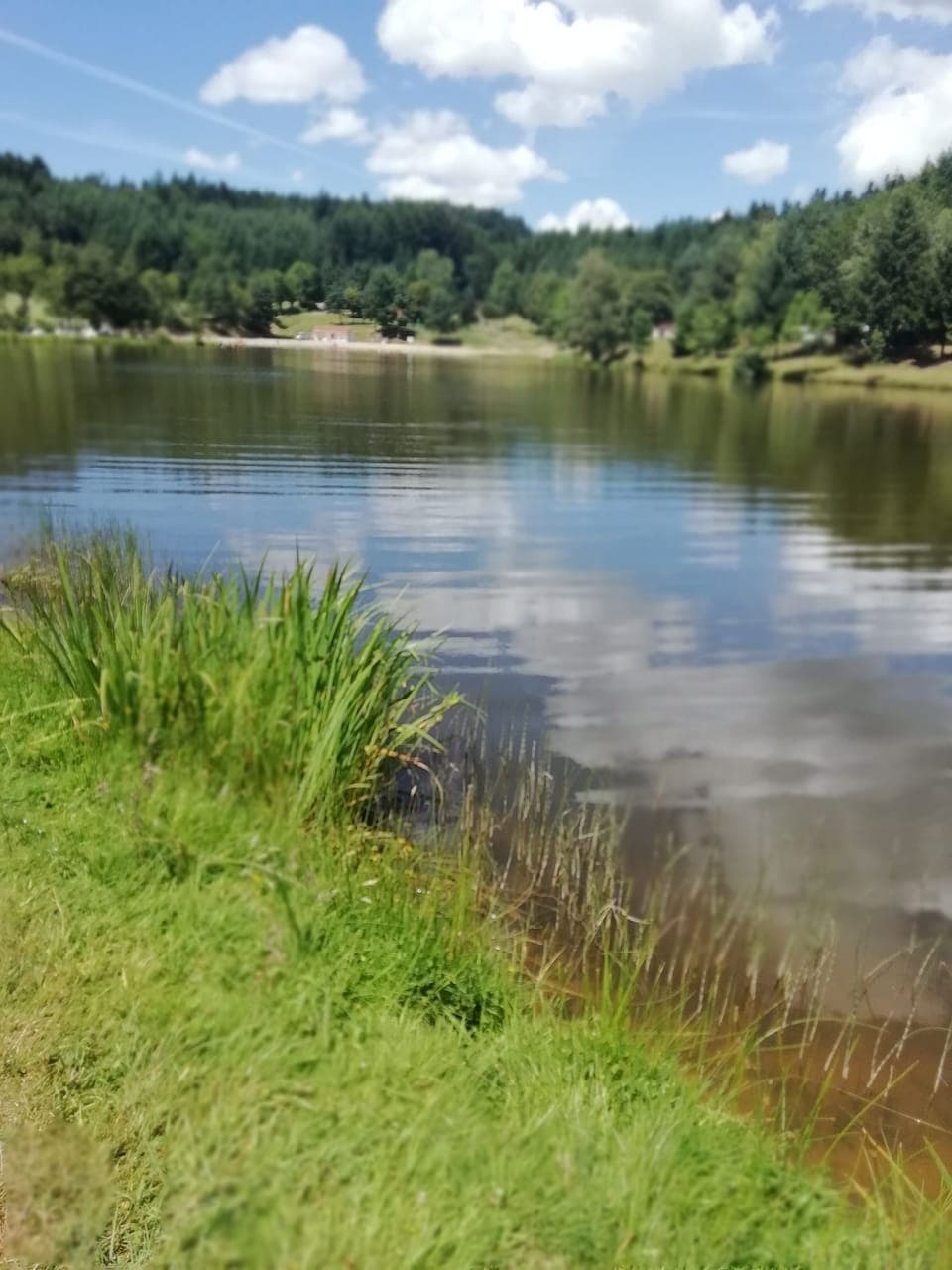 3 wonderful swimming lakes within 15km.