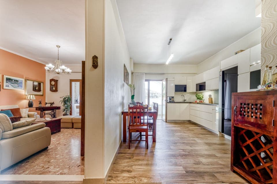 groundfloor kitchen and living room