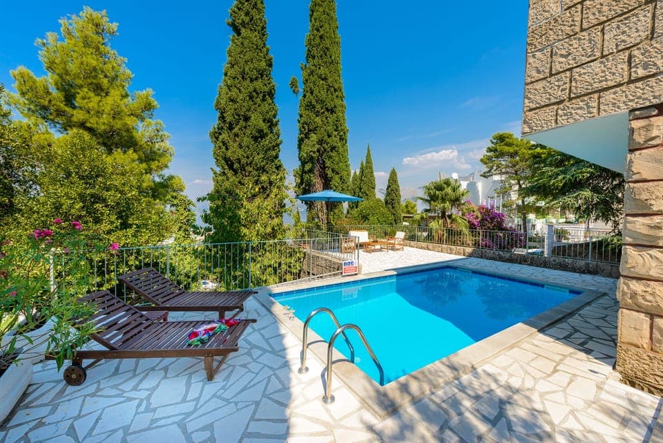 Terrace with private pool