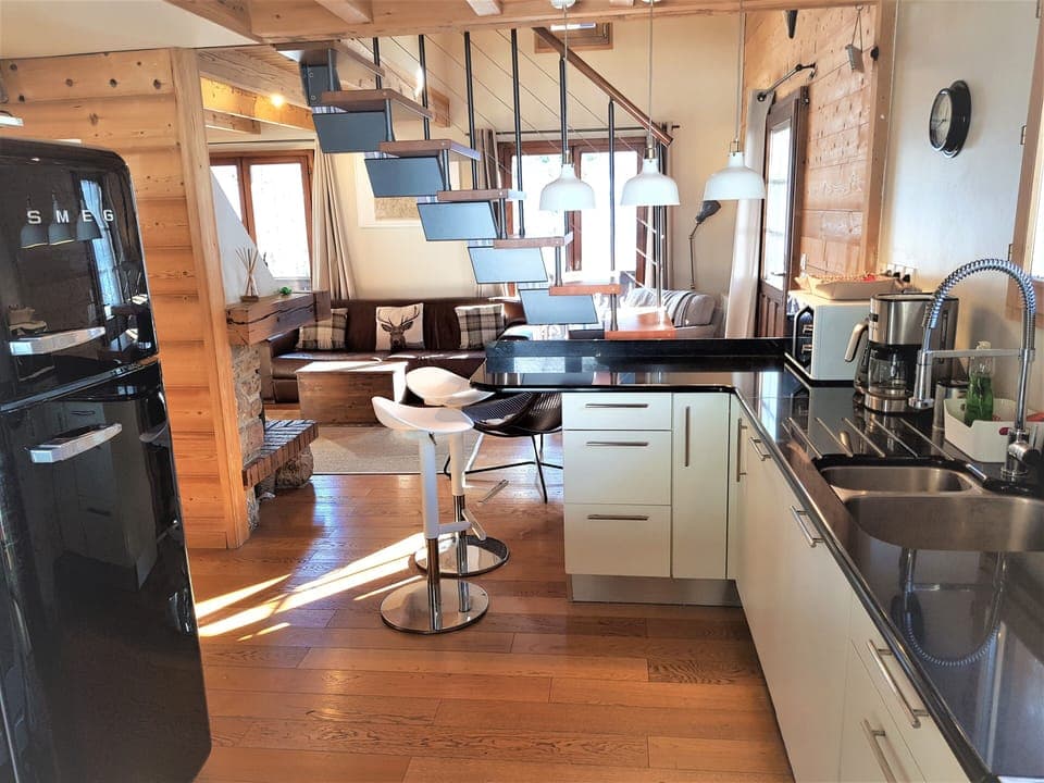 Kitchen (looking through to living room)