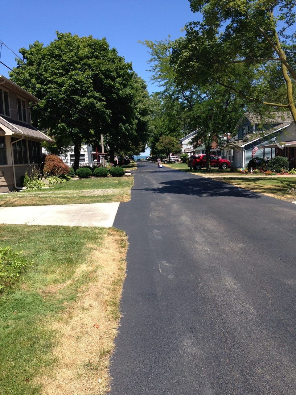 East Drive - Lake and Beach 100 yards down the street.