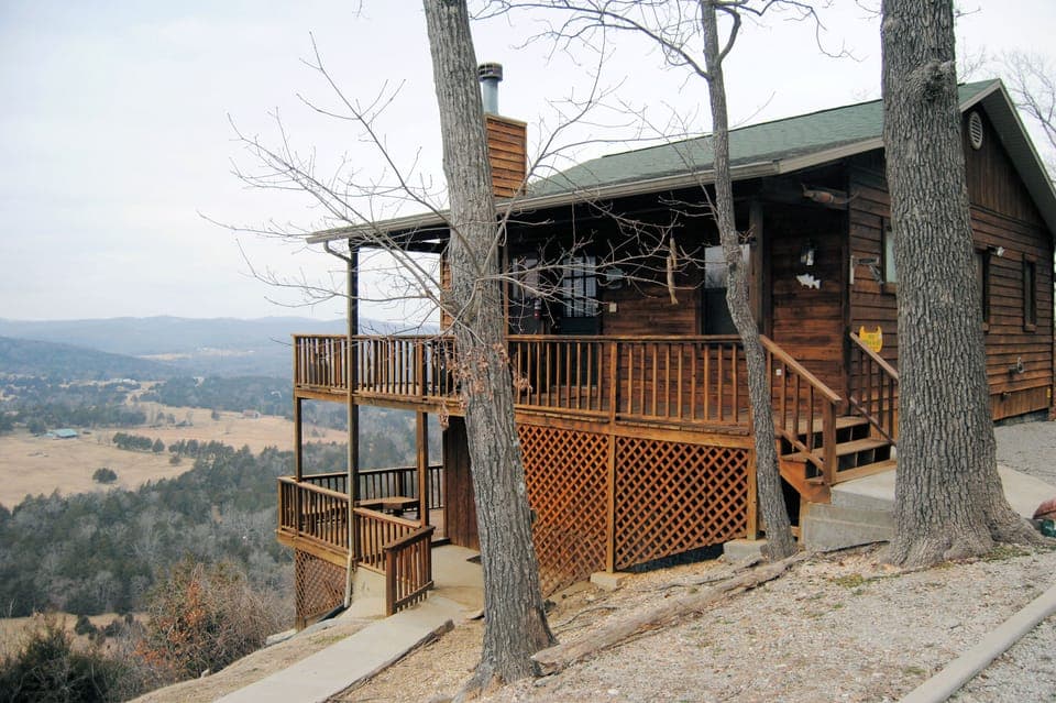 Located on bluff 450 feet over valley floor with incredible views