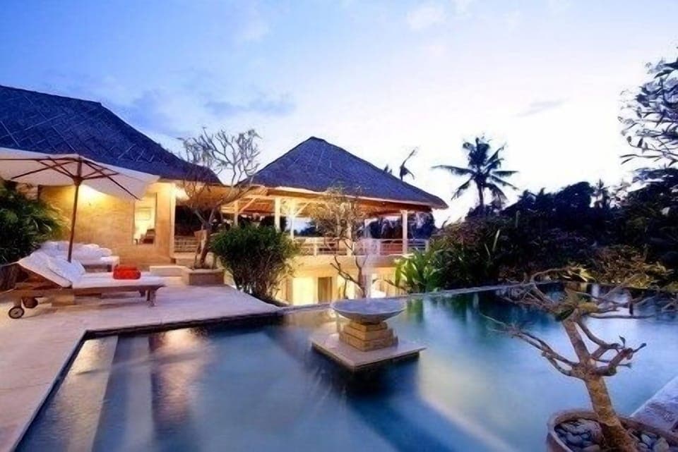 Luxury 5 Bedroom Villa Near Canggu'