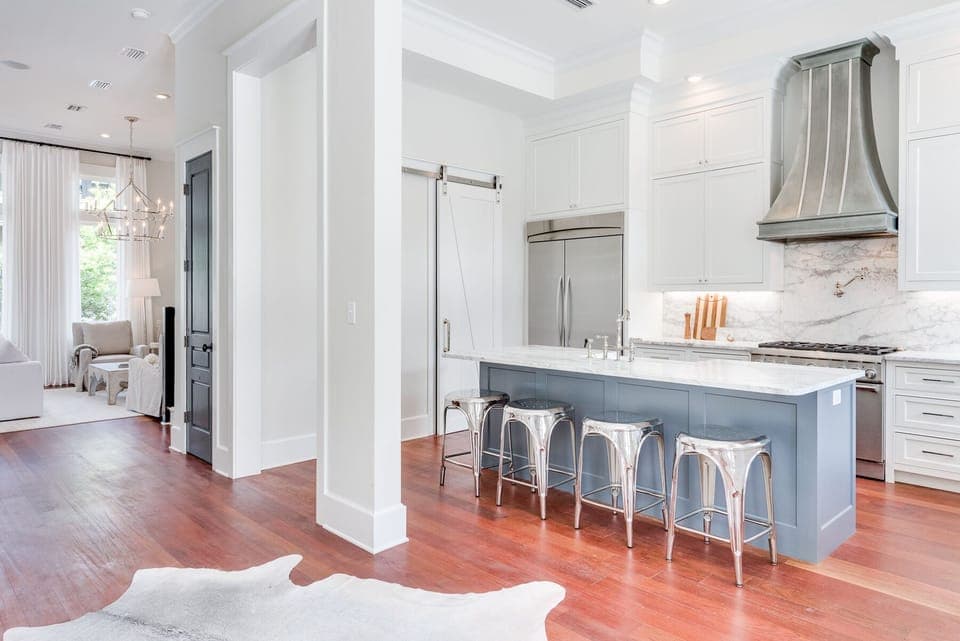 First Floor: Kitchen