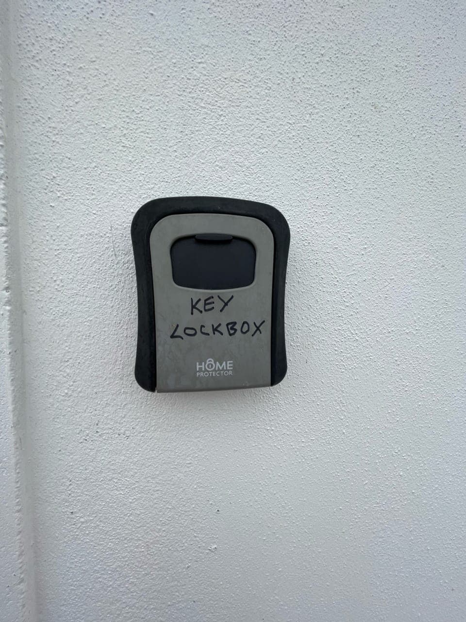 Key will be in the lockbox for easy check in. 