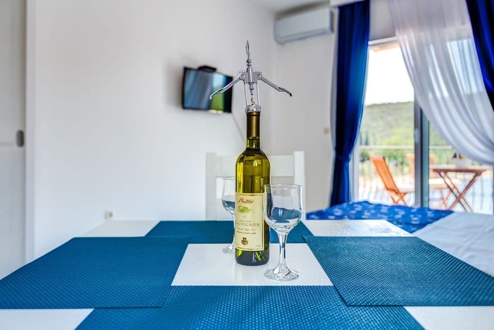 We wish you a warm welcome with a bottle of domestic, delicious wine!