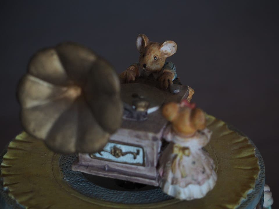 Carillon in living room