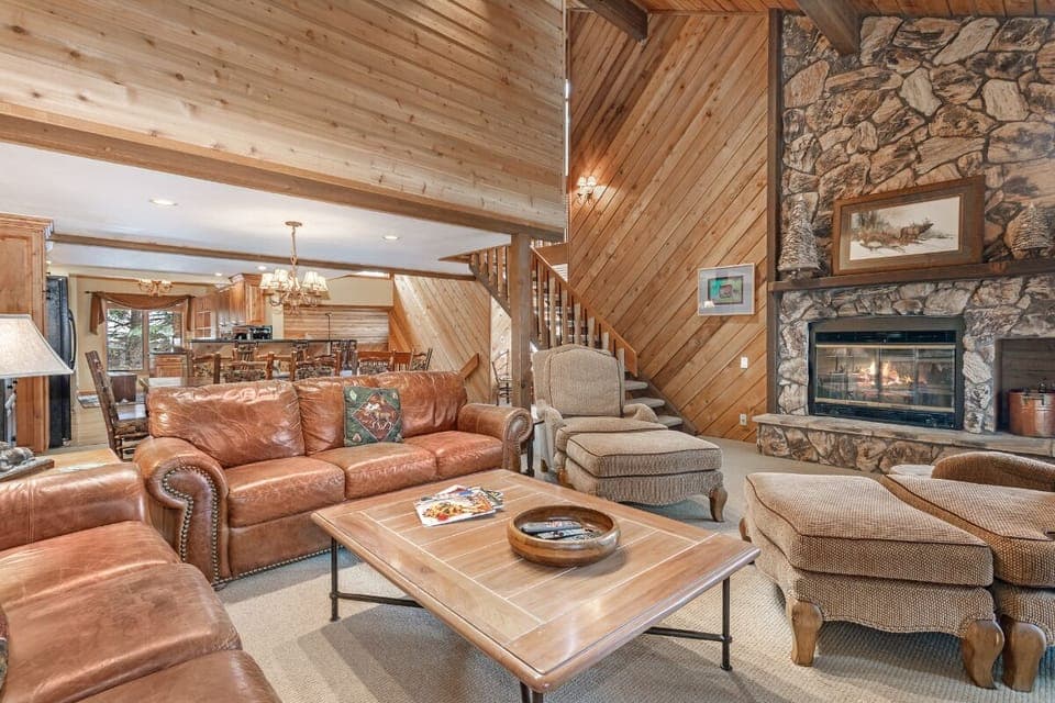 Comfy seating for 8 to 10