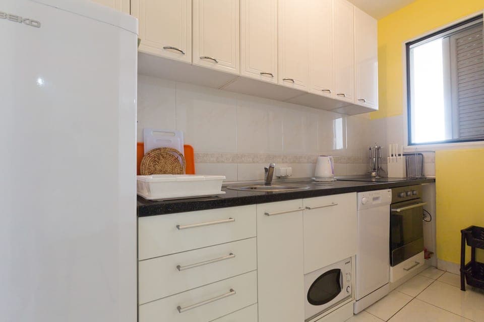 The Kitchen with all facilities.