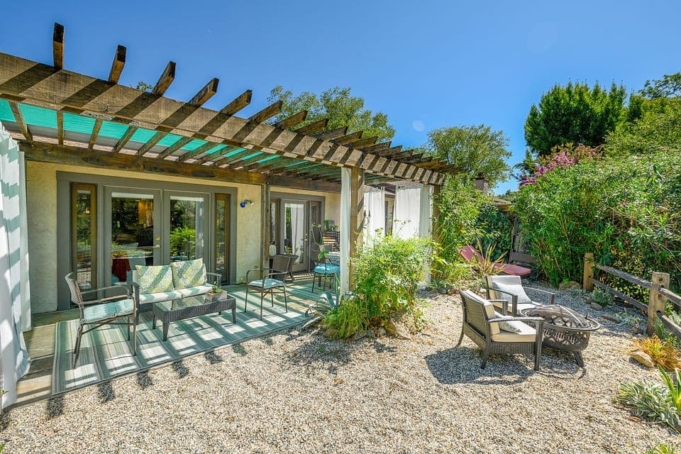 The spacious and elegant back deck opens up the place for al fresco dining & fun