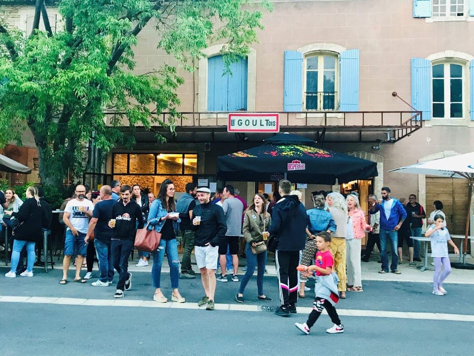 Café le Goultois...
This is where the locals hang out...