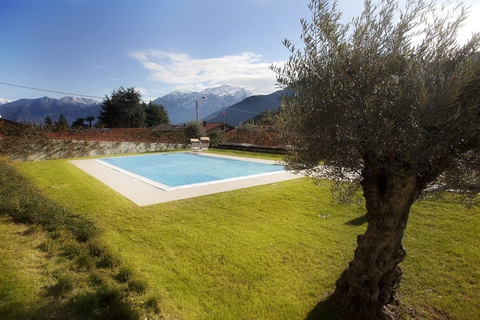 Lenno Terraze Spese –Our apartment located next to the pool!