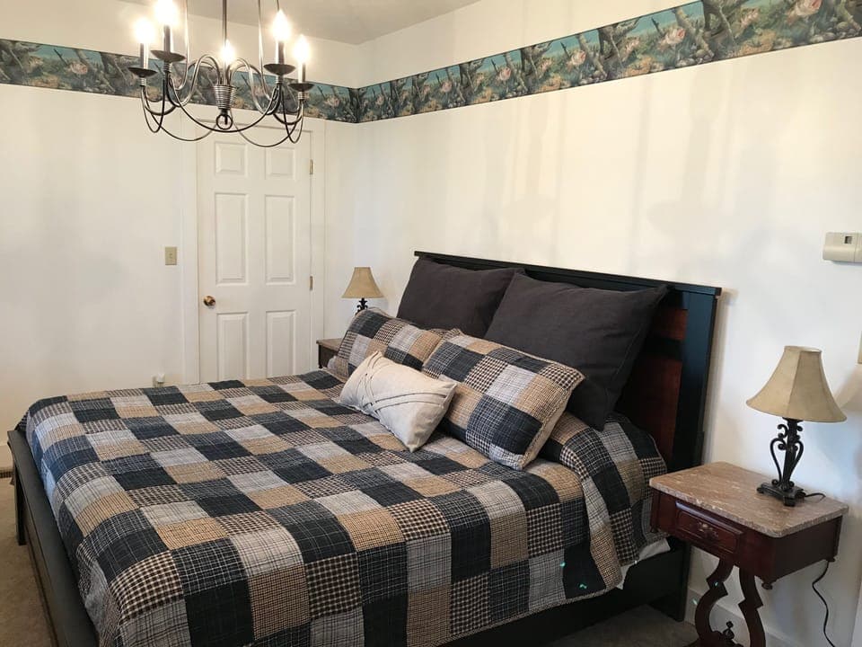 Downstairs first bedroom
king size bed: Room #6